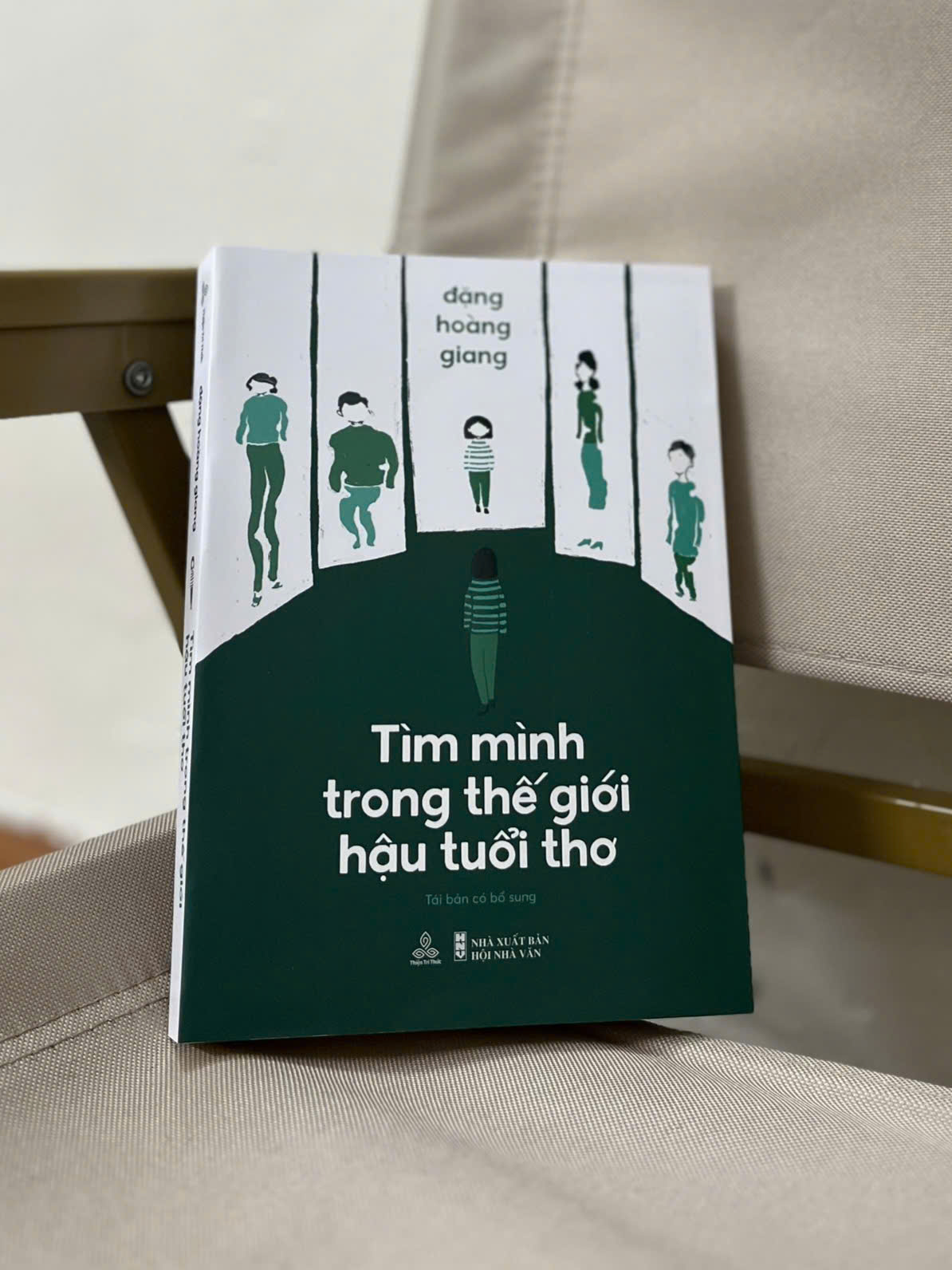 TÌM MÌNH TRONG THẾ GIỚI HẬU TUỔI THƠ - Đặng Hoàng Giang – Thiện Tri Thức