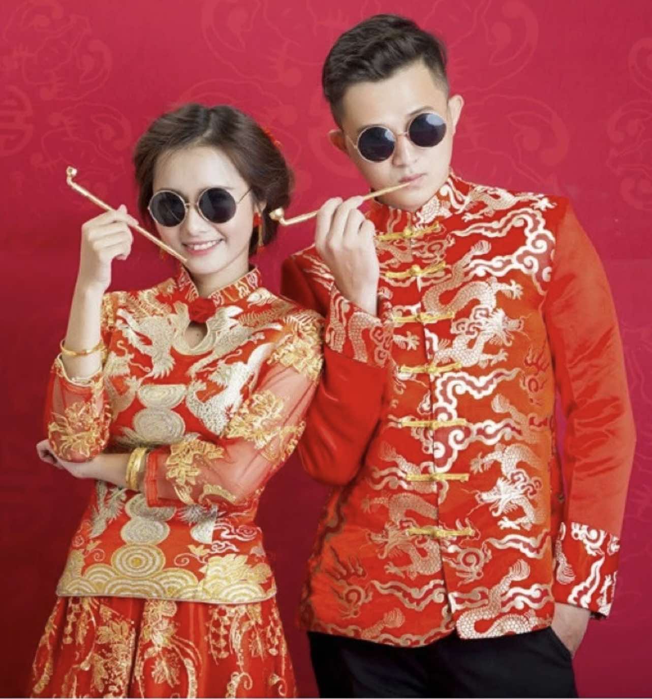 Kính râm thầy bói sành điệu cho cặp đôi