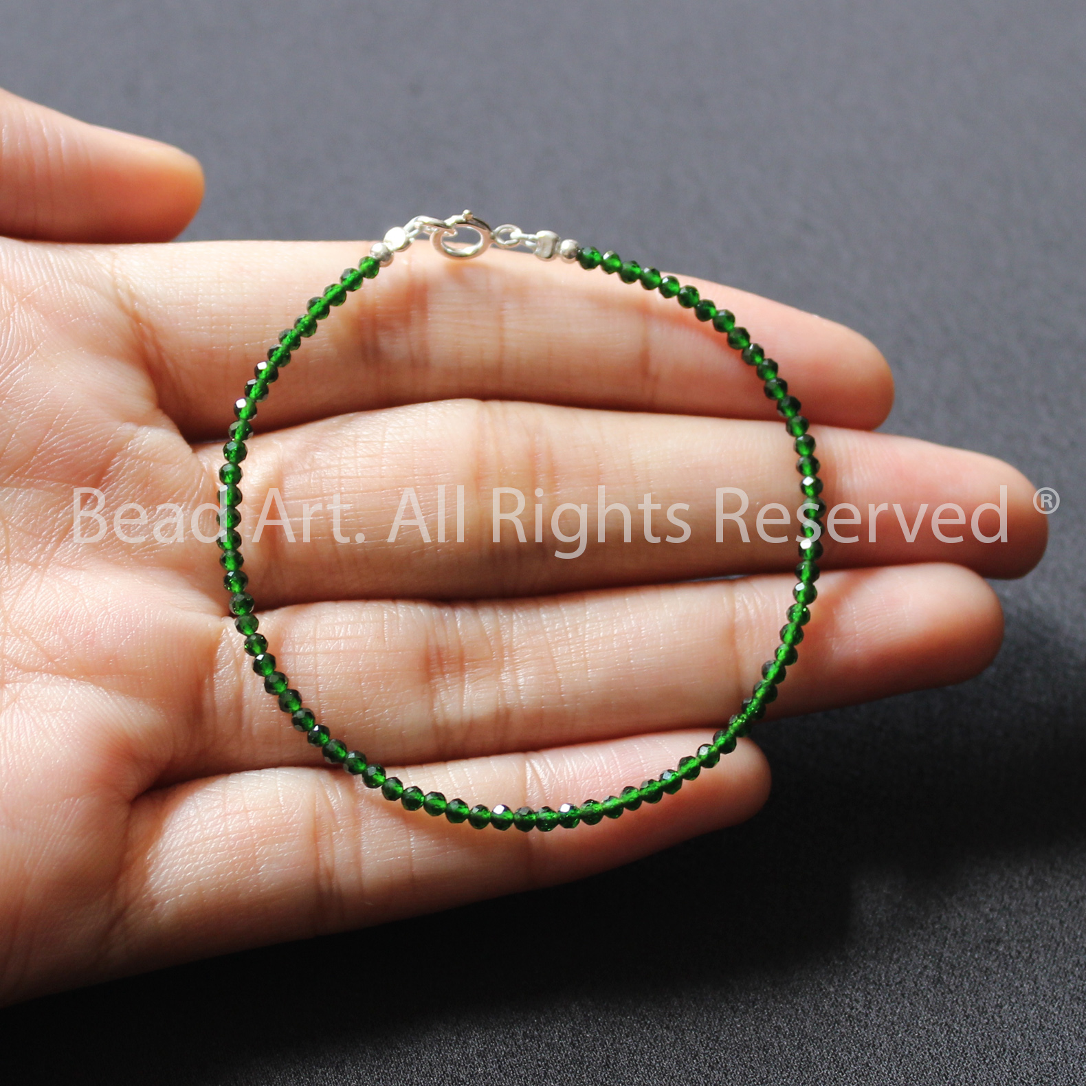 Vòng Tay 2MM Đá Lục Bảo, Emerald Xanh Lá Tự Nhiên (Xử Lý Nhiệt) Giác Cắt, Mộc, Hoả, Vòng Tay Phong Thuỷ, Lắc Tay - Bead Art