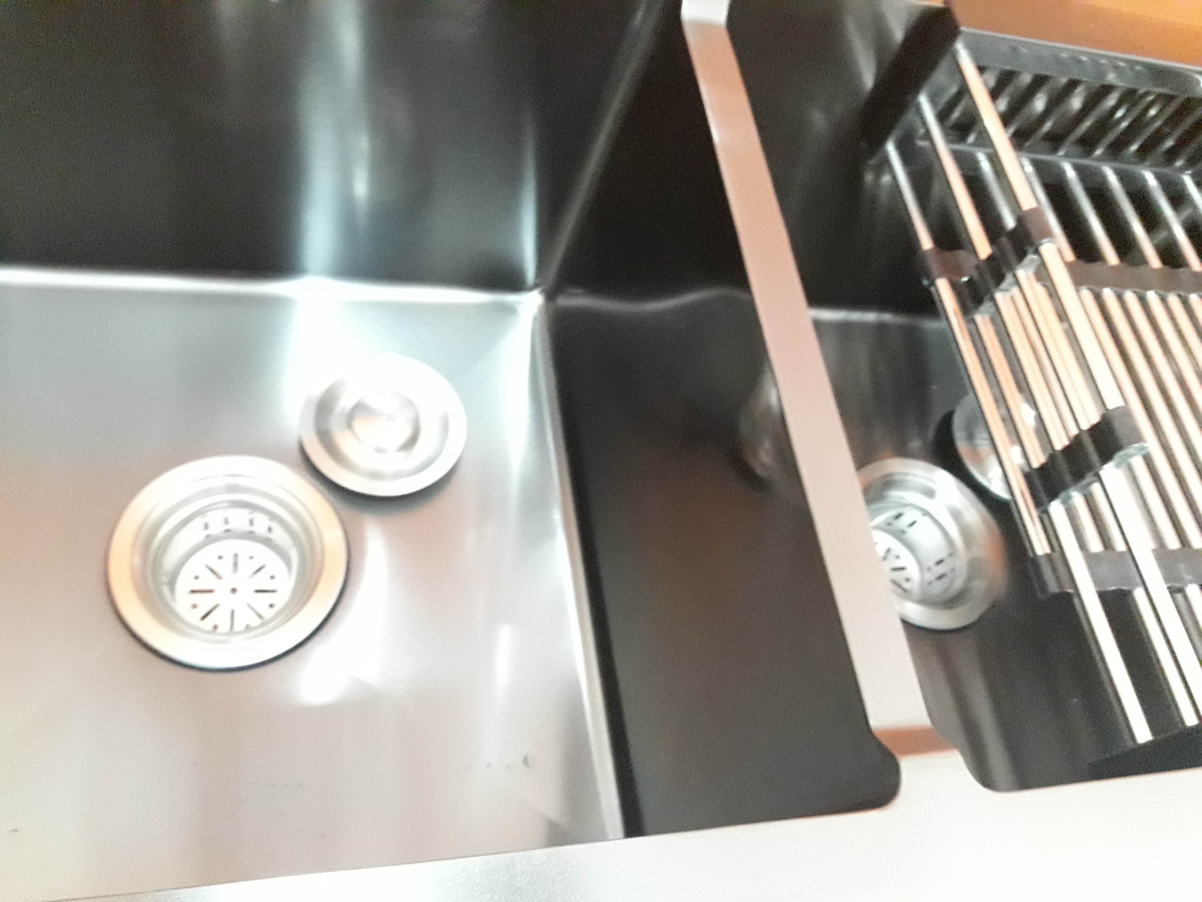 Chậu rửa chén bát nano kháng khuẩn, inox 304, màu ngọc trai đen kèm vòi mềm