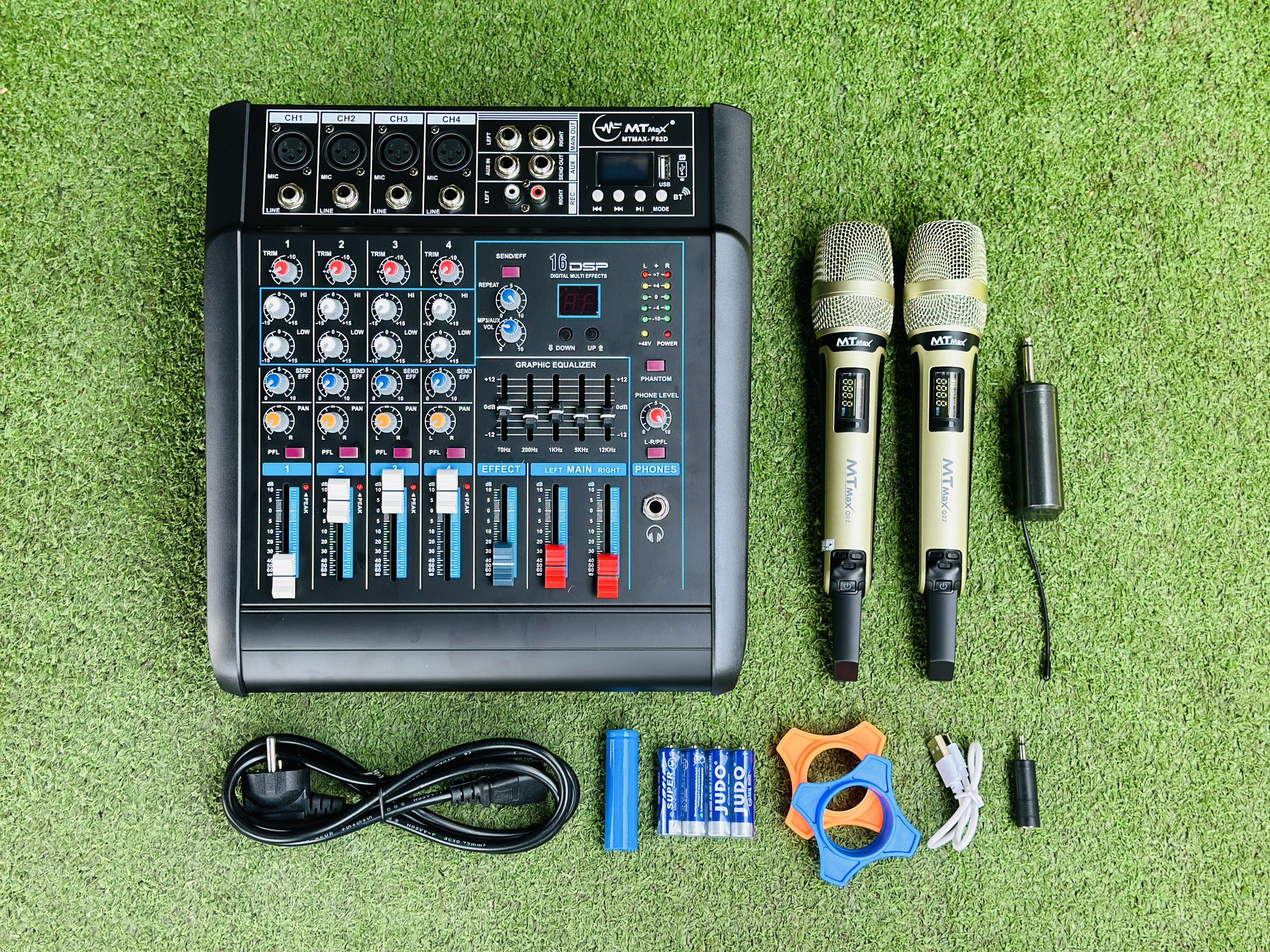 Combo Karaoke Mixer F82D + Micro Q02  Tặng 10M Dây - Hát Chuyên Nghiệp, Âm Thanh Cao Cấp, Dễ Dàng Sử Dụng, BH12T Hàng Chính Hãng