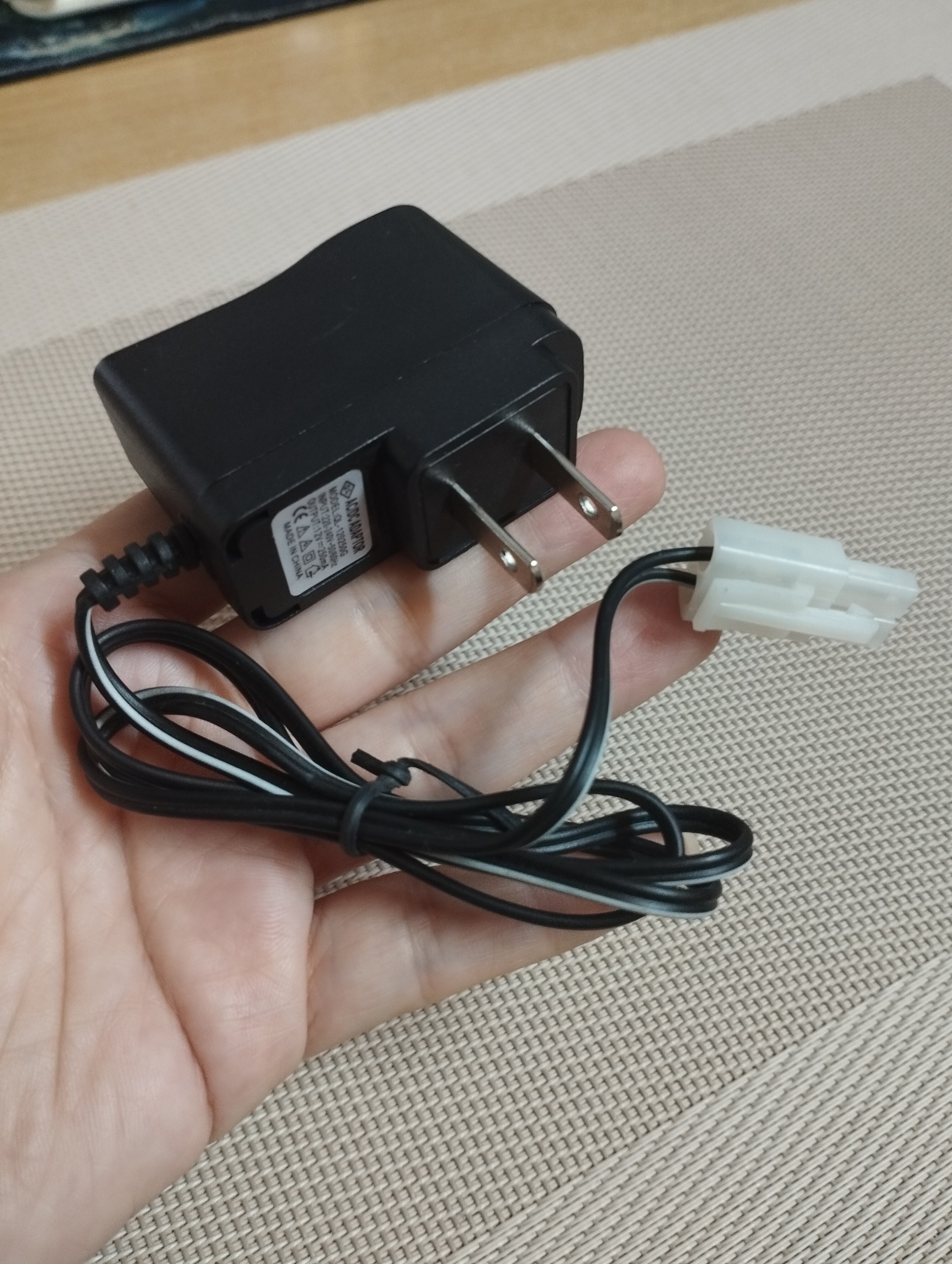 Củ sạc pin điện áp 12V 250mA chân cắm KET 2P