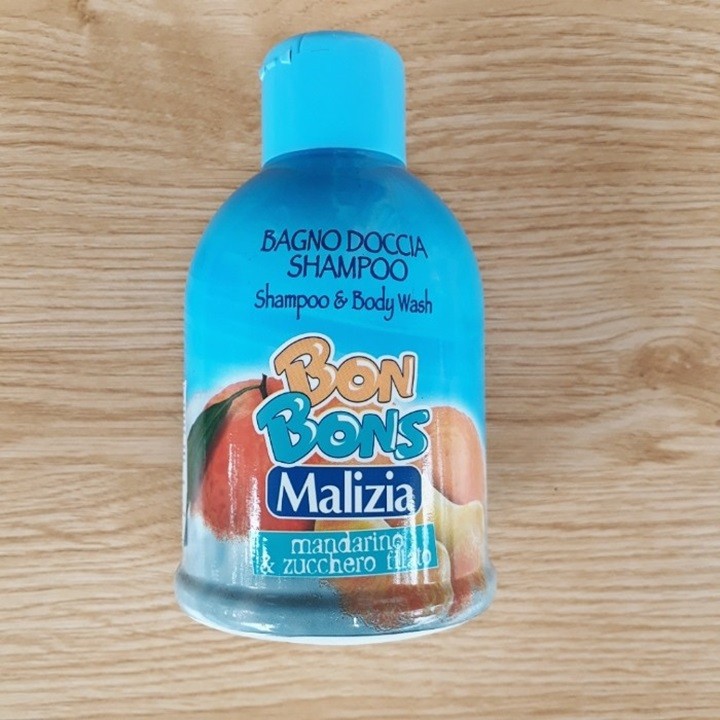 Sữa tắm gội trẻ em Malizia Bon Bons hương quýt và kẹo bông 500ml tặng kèm móc khóa