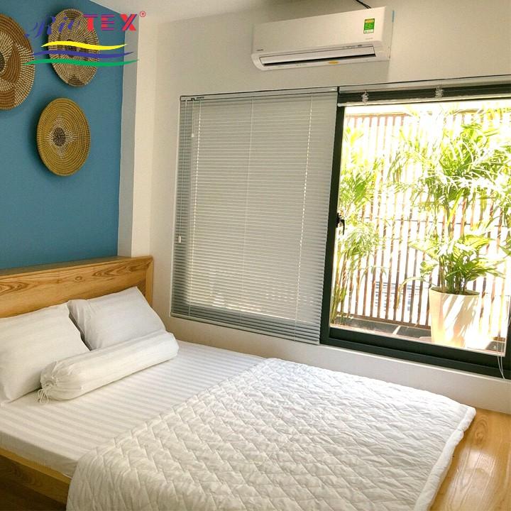 Mền chần bông trắng sọc RIOTEX cho khách sạn - resort