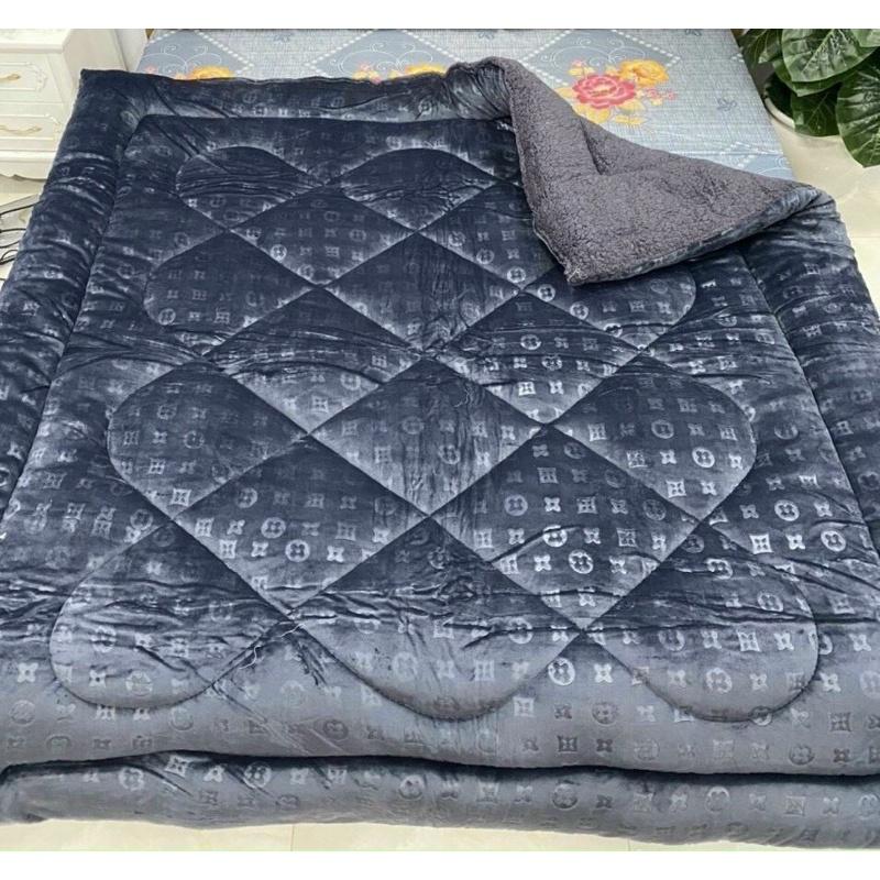 Chăn Lông Cừu Mẫu Mới Hoạ Tiết Chữ Vạn nặng ~3,3kg