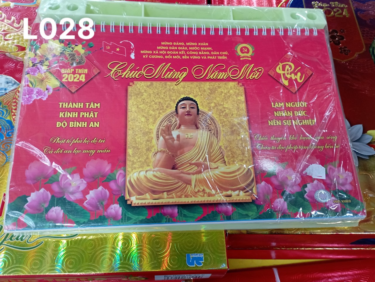 Lịch Tết 2024 - Xuân Giáp Thìn - Lịch để bàn 52 tuần Vạn Xuân đế nhựa, NXB Khoa học xã hội