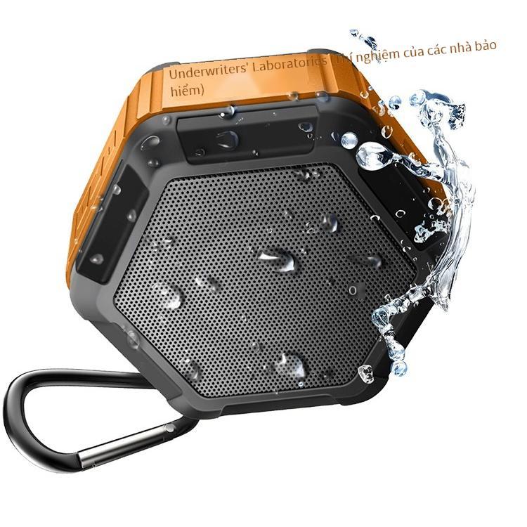 Thẻ hình lục giác chống nước 65 cấp phong cách mới nhất Loa Bluetooth ba âm thanh chống nhỏ âm thanh ngoài trời di động leo núi loa du lịch đa năng