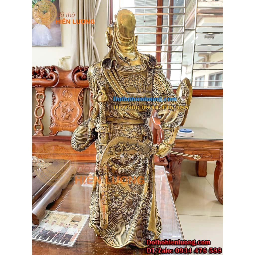 Tượng Quan Vân Trường Dáng Dứng Vuốt Râu Cầm Đao Bằng ĐồngVàng Cao 60cm - Tượng Quan Công
