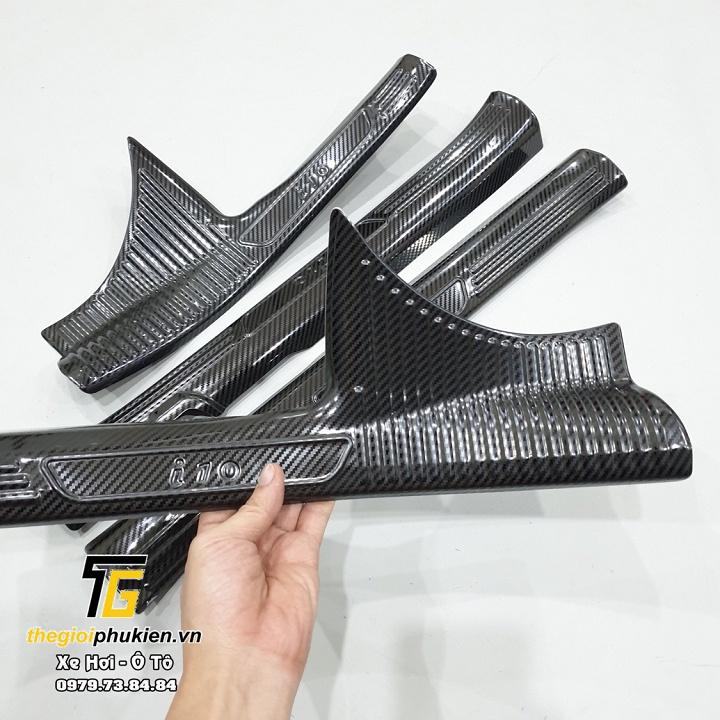 Bộ Ốp bậc cửa, Nẹp bước chân Hyundai Grand i10 2021 vân Carbon