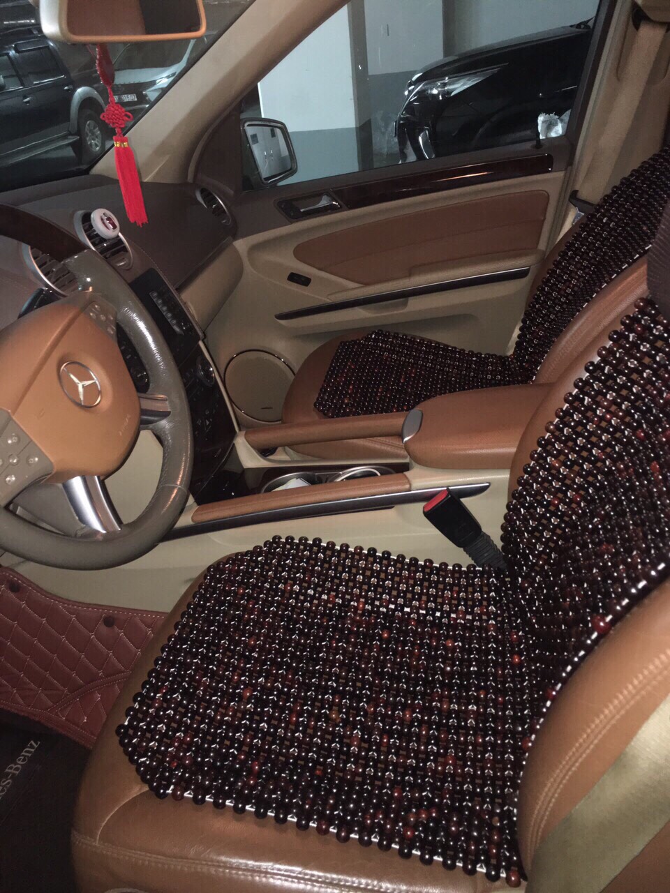 Lót ghế ô tô hạt gỗ trắc