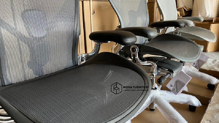 Ghế công thái học Herman Miller Aeron - Size B, ghế làm việc đứng đầu về hỗ trợ cột sống
