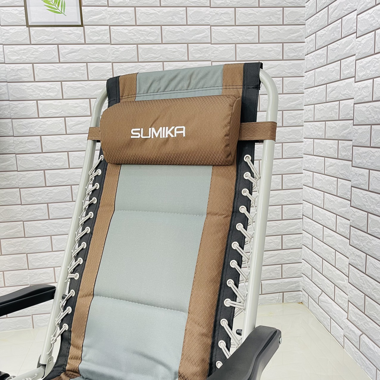 Ghế xếp thư giãn SUMIKA 139 - khóa bằng kim loại, vải lưới Textilene thoáng khí kèm nệm, tải trọng 300kg