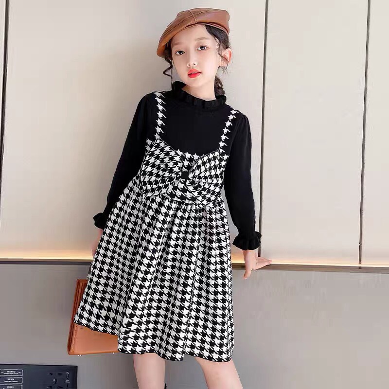 Váy len bé gái từ 13-30kg có màu đen và đỏ