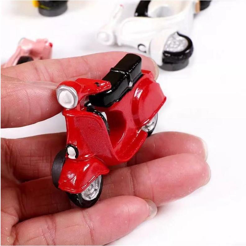 HN * Charm hình xe vespa (có sẵn nam châm) cho các bạn trang trí tủ lạnh, thiệp, DIY