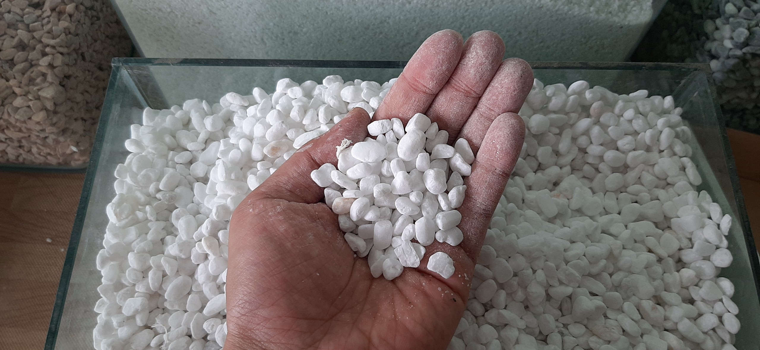 Cát sỏi trang trí bể cá, tiểu cảnh các loại