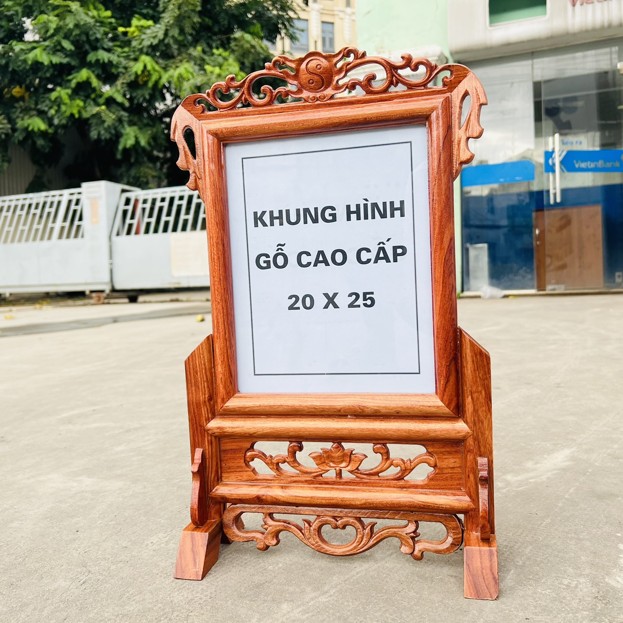 Khung ảnh thờ gia tiên để ảnh 20cmx25cm bằng gỗ hương