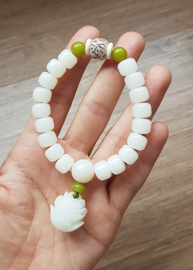 Vòng tay bồ đề trắng Chuỗi kim cang bồ đề tự nhiên cao cấp BĐ34 phối sen 5 tầng