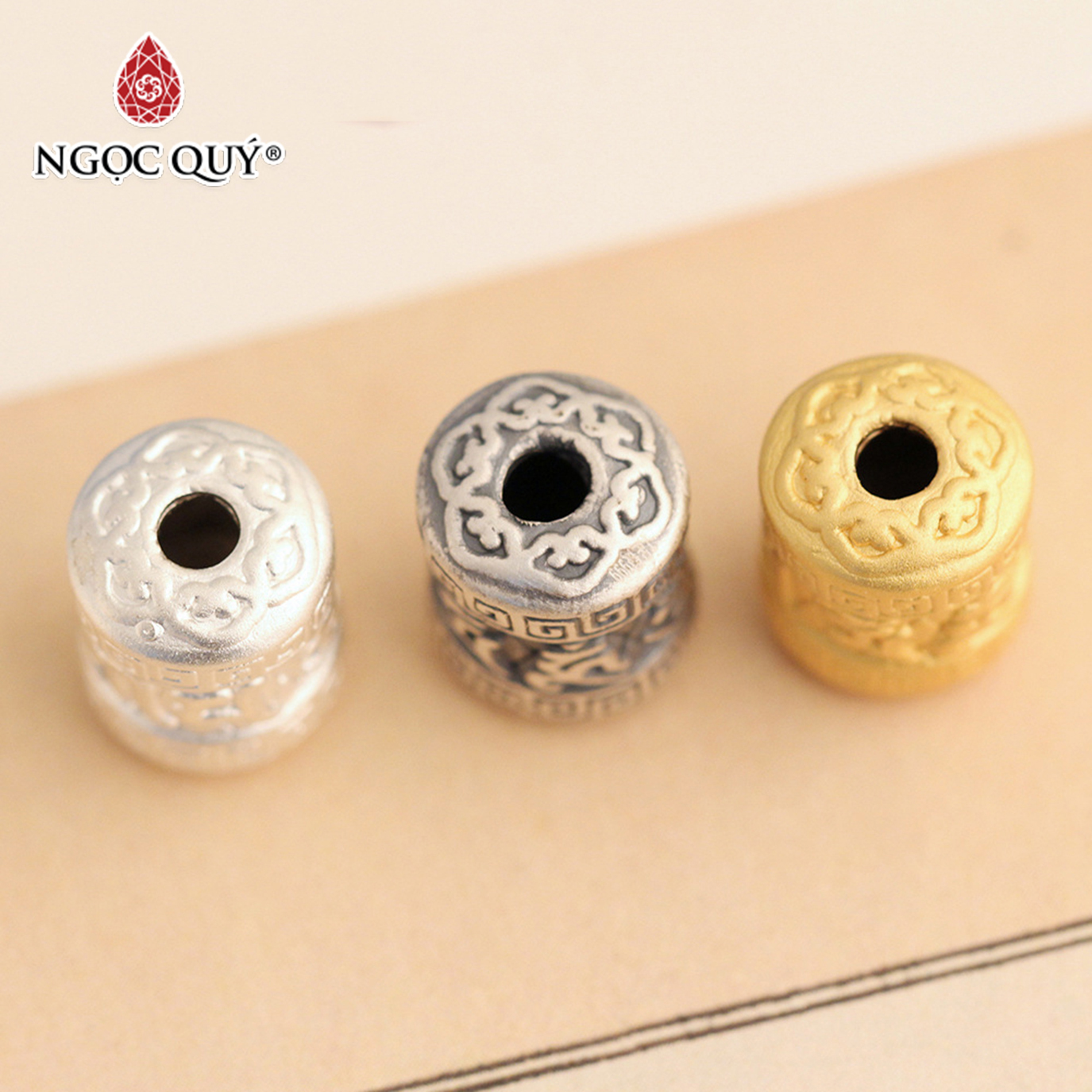 Charm bạc hình trụ lục tự minh chú - Ngọc Quý Gemstones