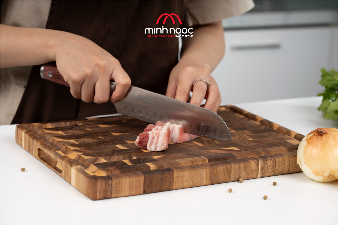 Thớt gỗ keo Chef Studio chữ nhật size 25 x 35 x 2.5cm, Dùng bằm, thái, trưng bày thực phẩm