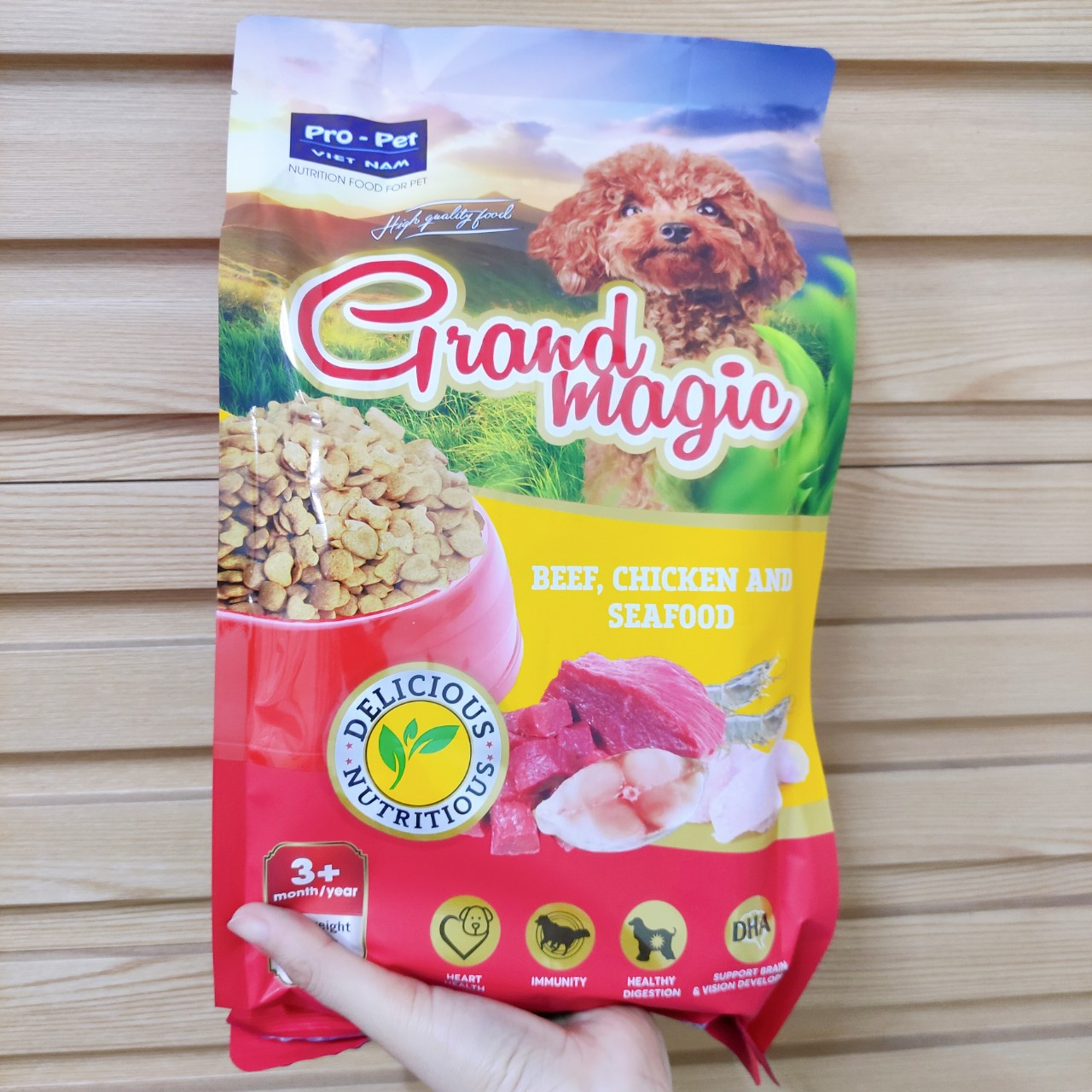 Thức Ăn Hạt Cao Cấp Cho Chó Từ 3 Tháng Tuổi GRAND MAGIC Vị Thịt Bò, Gà Và Hải Sản, Túi 1kg