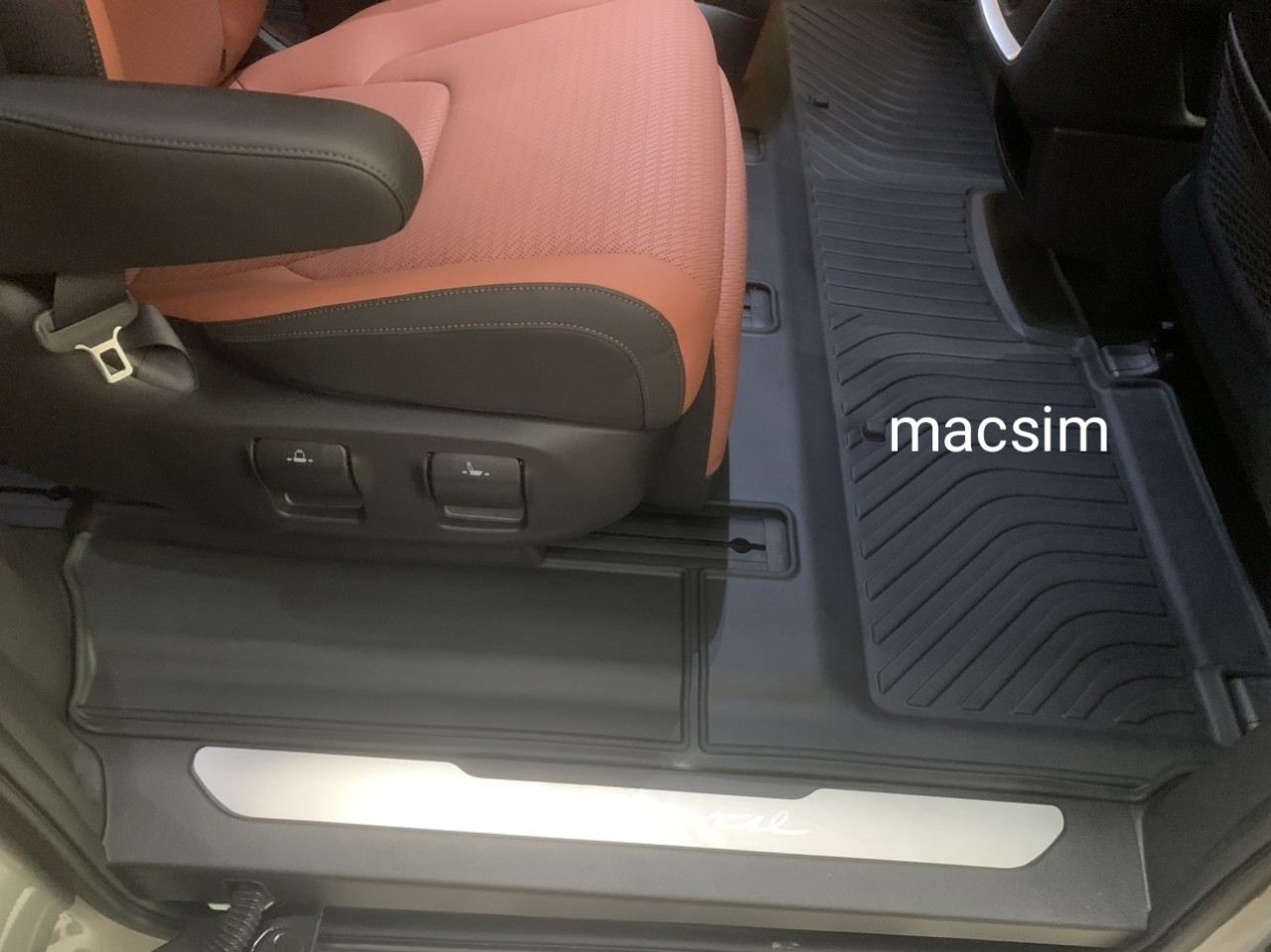 Thảm lót sàn Macsim TPE cho xe Kia Carnival 2022 (7 SEAT) nhãn hiệu Macsim- 3 hàng ghế