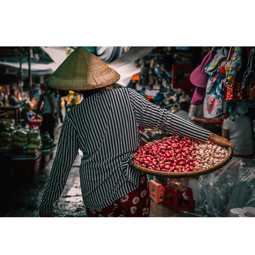 Mẹt tre viền đỏ, đựng món ăn Việt, đan thủ công