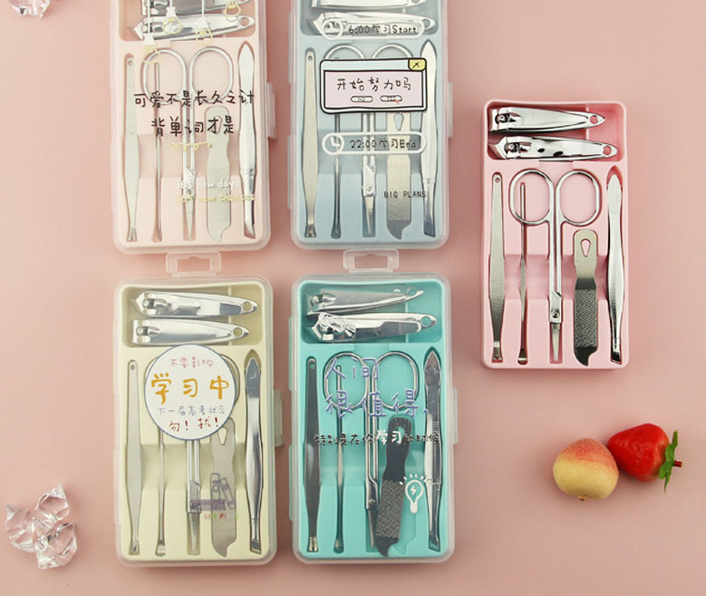 Bộ 7 Món Dụng Cụ Bấm Móng Tay Nhiều Màu Tiện Dụng