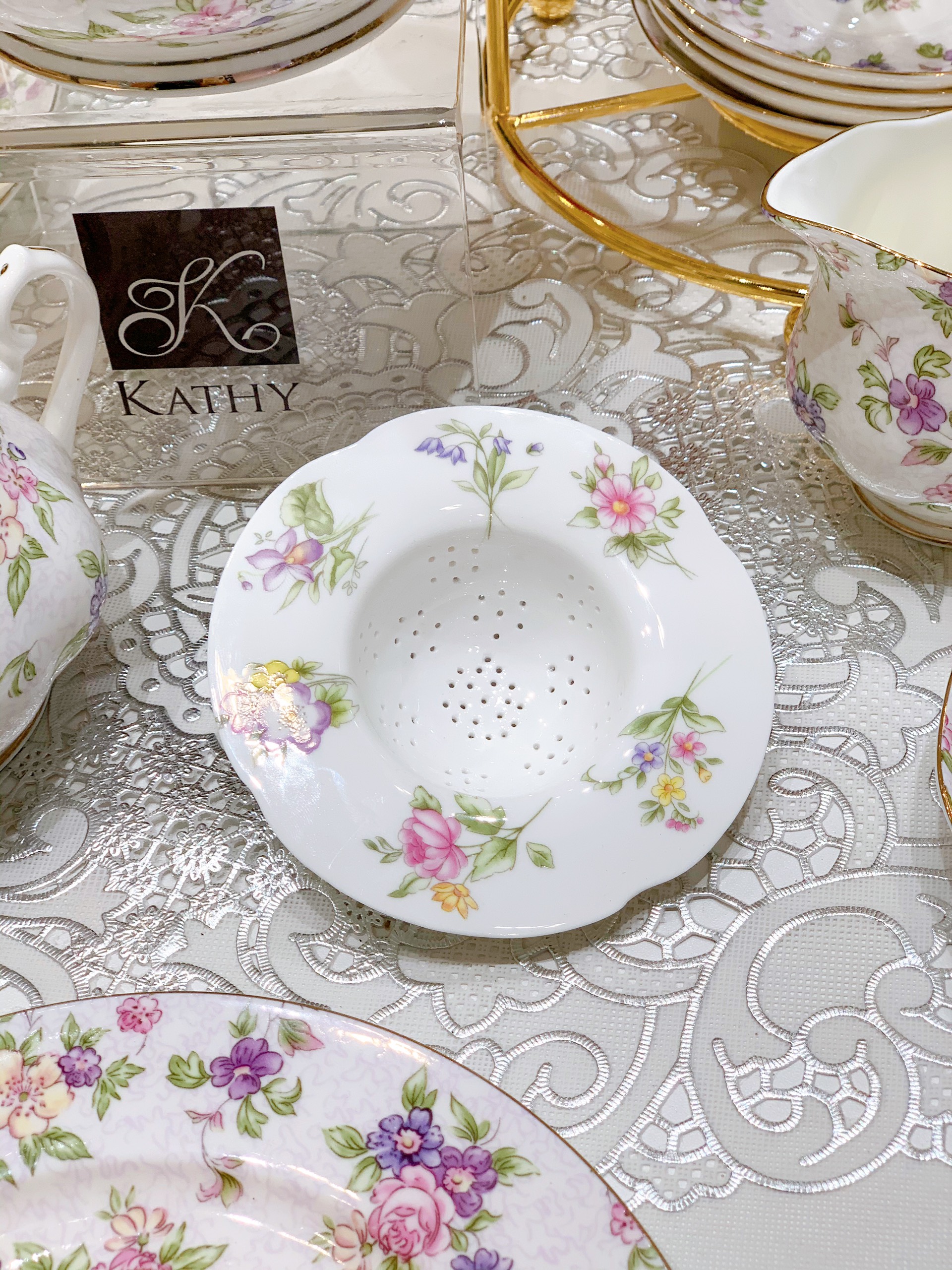 Lọc trà sứ xương cao cấp chính hãng phong cách Vintage họa tiết hoa mùa xuân ROYAL SPRING 5549