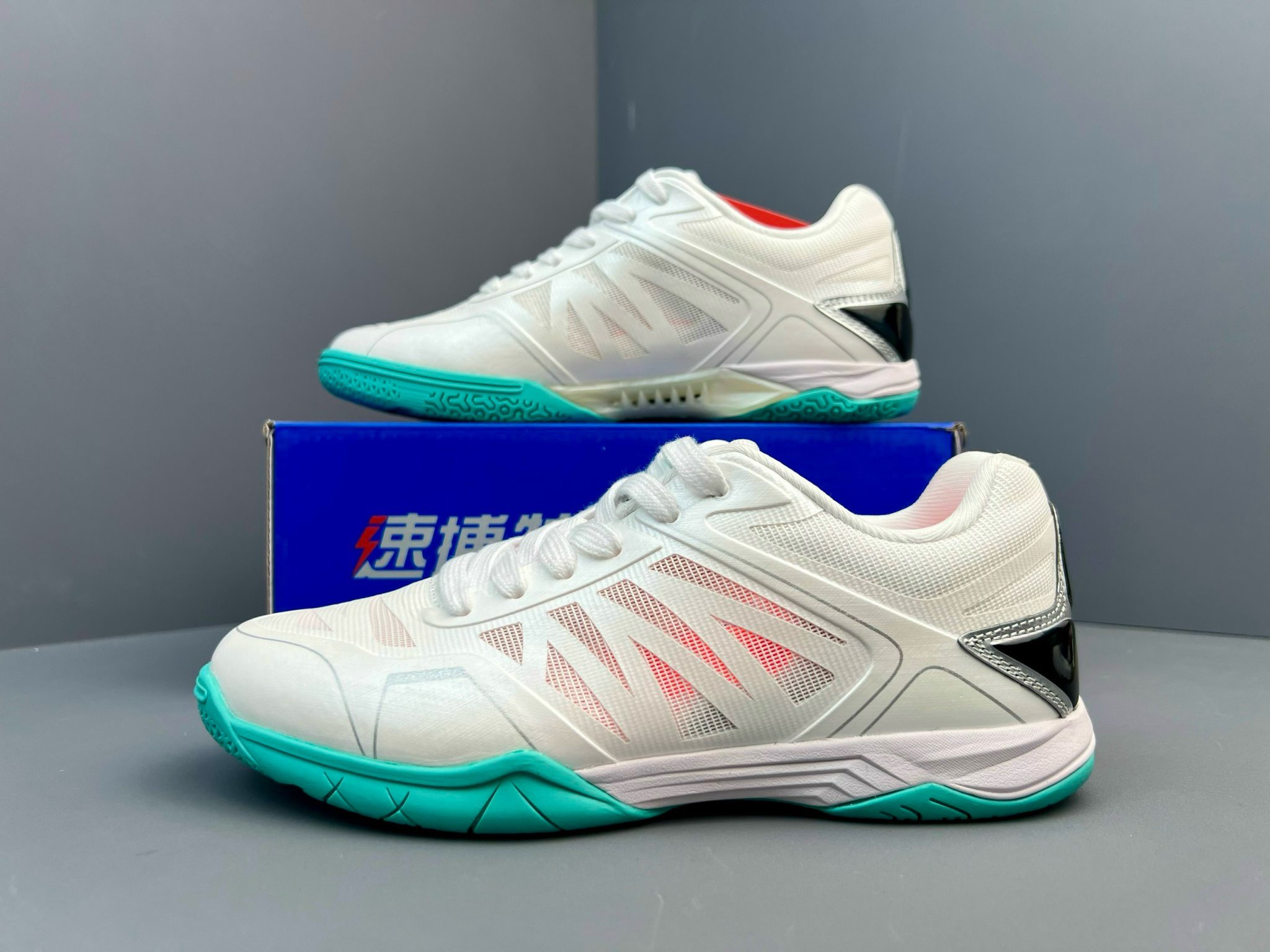 Giày Bóng Bàn Speed Art 28013 Trắng Xanh Mint - Khoáng Khí Tối Đa, Êm Ái, Di Chuyển Linh Hoạt, SIêu Bền Bỉ