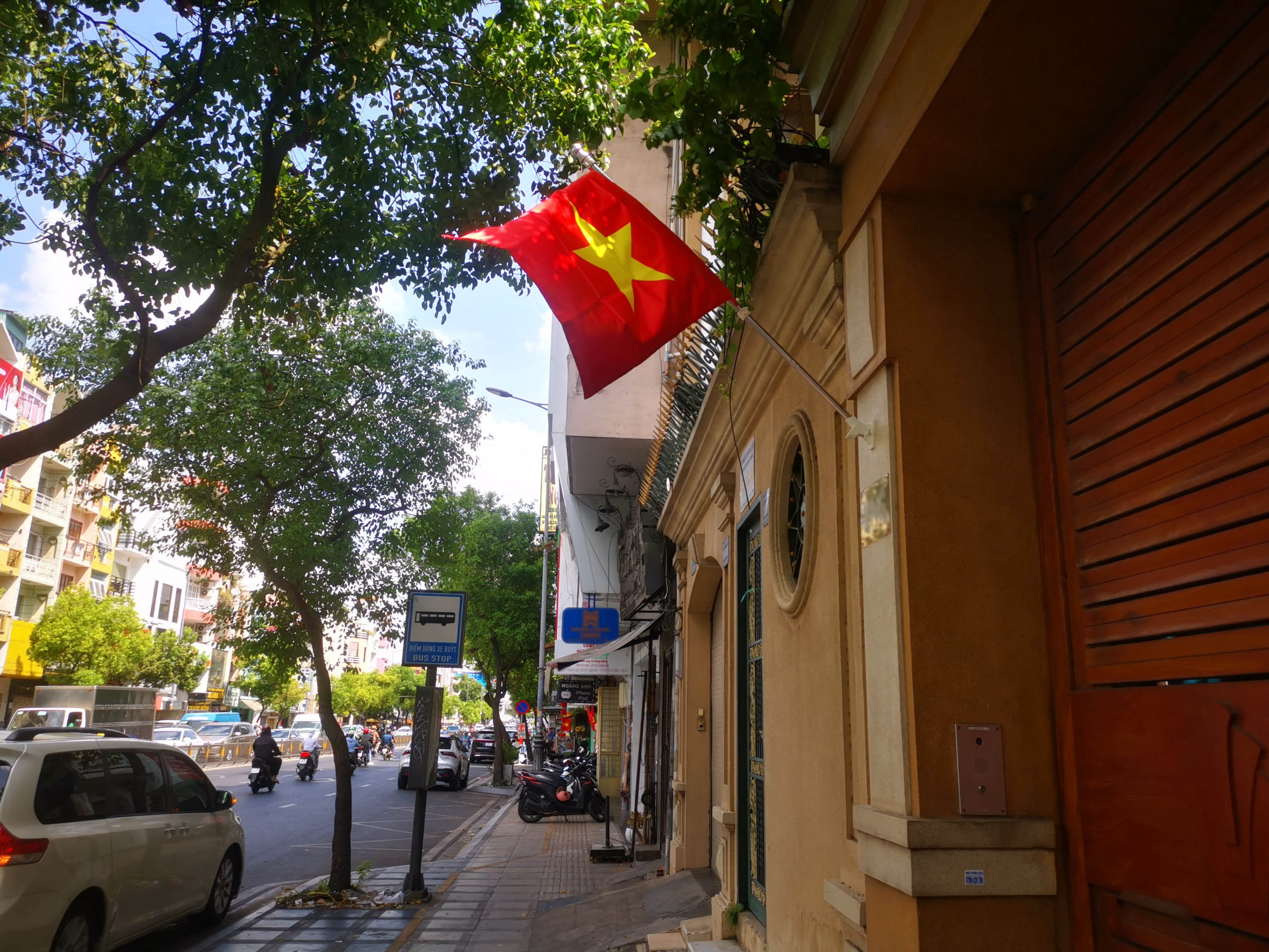 Cờ Việt Nam 70X100cm phi mờ