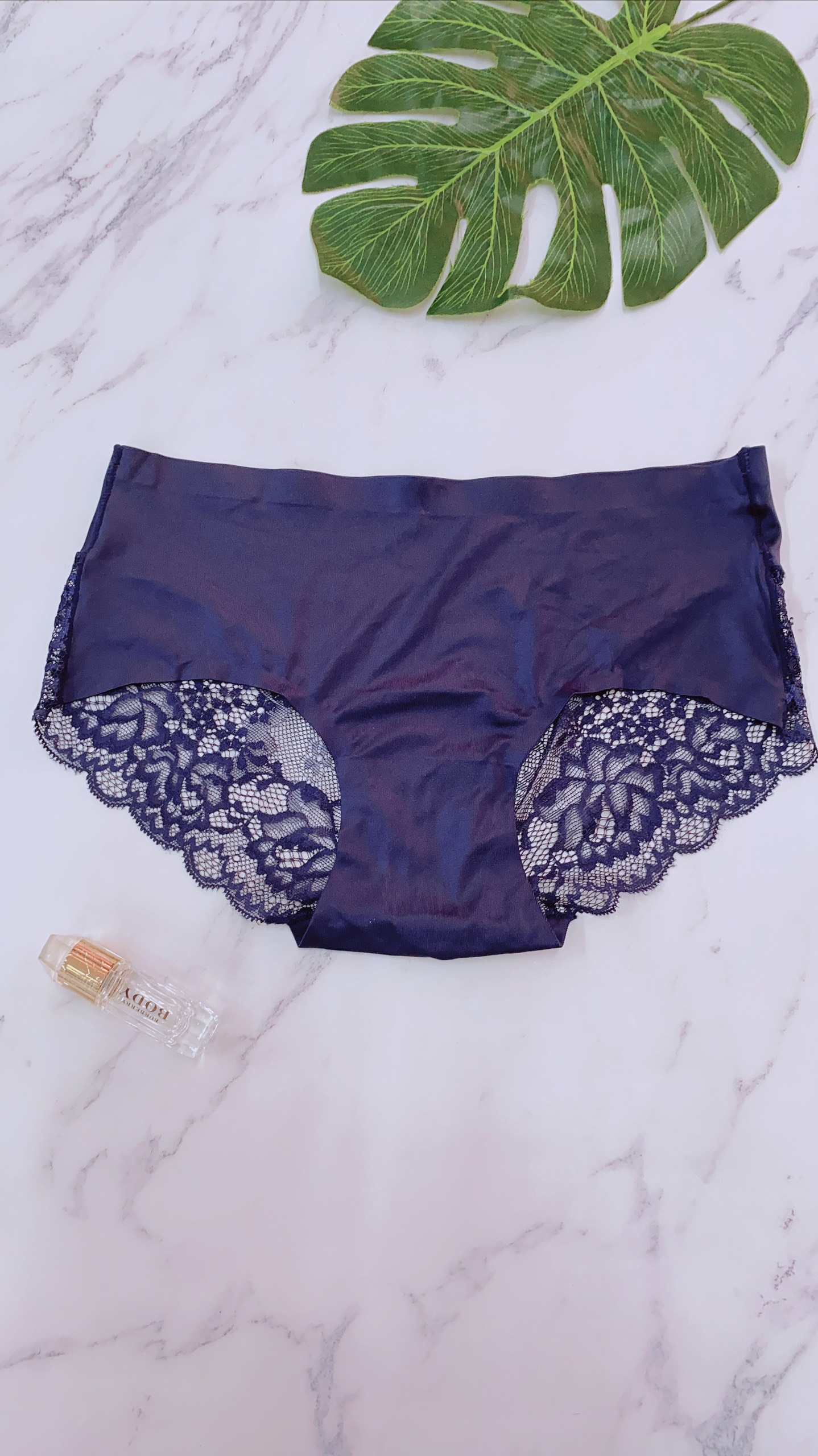 Quần lót ren không đường may BARE B1030092