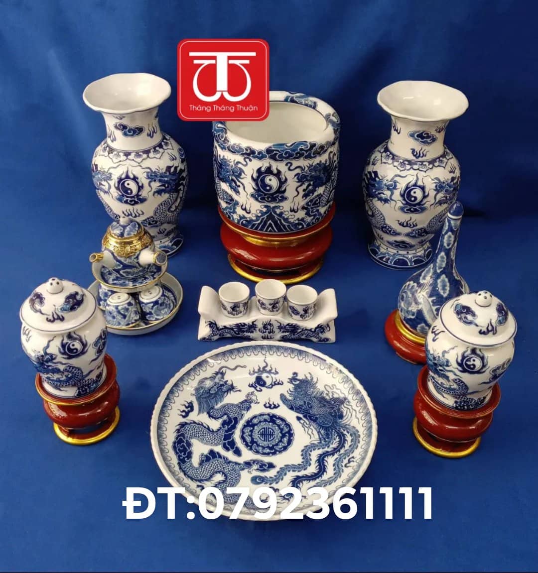 BỘ BÁT HƯƠNG VẼ RỒNG NỔI  /ĐÔI LỌ CAO 30CM / ĐÔI CHOÉ 16CM )
