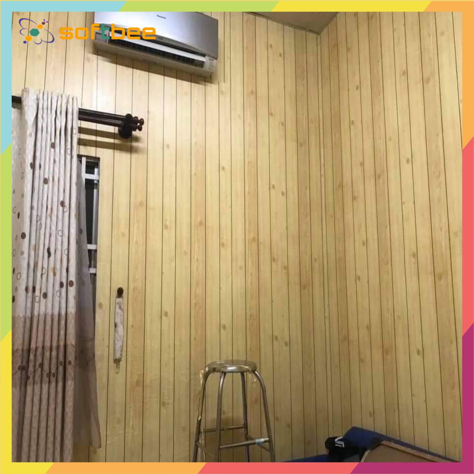 Giấy dán tường có keo sẵn mặt sau, in hình gỗ sọc nhạt, kích thước 0.45m x 10m / cuộn