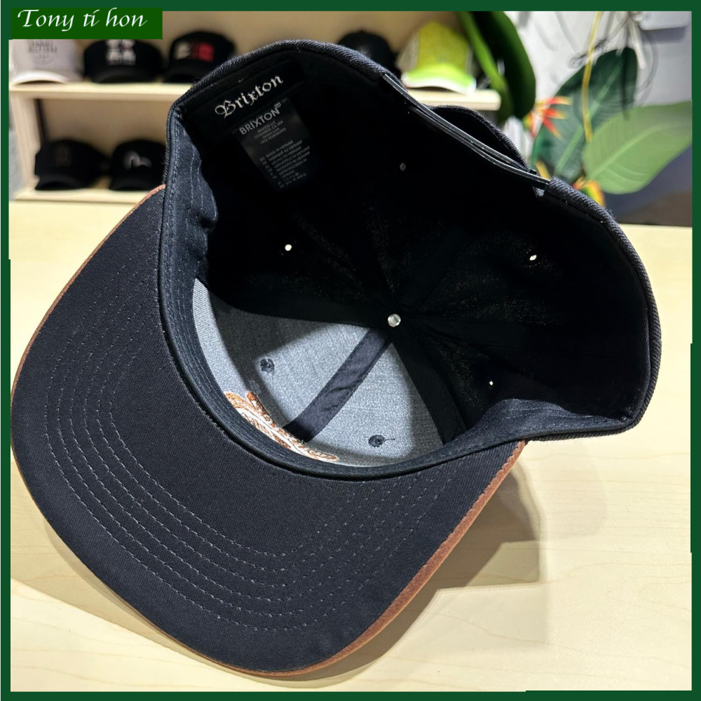 [ Miễn ship / giảm giá ] MŨ NÓN LƯỠI TRAI NAM NỮ SNAPBACK VÀNH PHẲNG LOGO BT TRÒN CÁ TÍNH- đen nâu