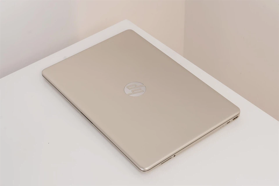 Laptop HP 15s fq2711TU i3 1115G4/8GB/256GB/15.6"FHD/Win 11 (7C0R6PA) Vàng - Hàng Chính Hãng