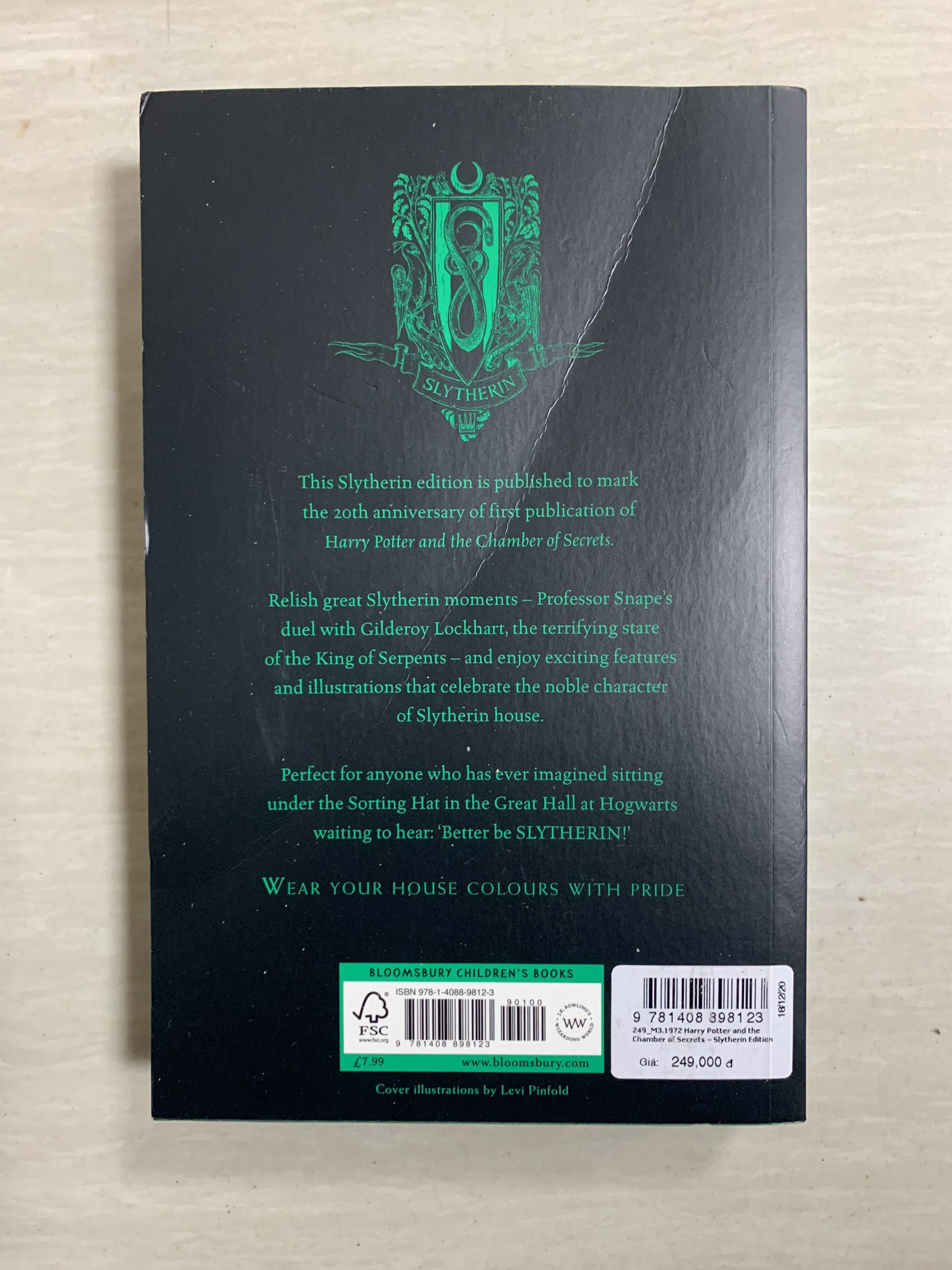 Harry Potter Part 2: Harry Potter And The Chamber Of Secrets (Paperback) Slytherin Edition (English Book) (Gãy bìa trước và bìa sau do vận chuyển)