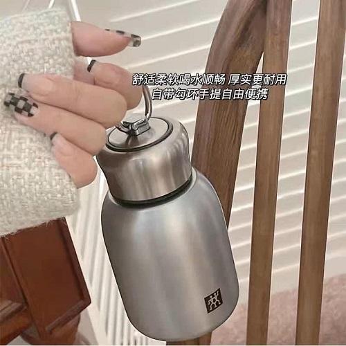 Bình Giữ Nhiệt Inox Đức Zwilling Có Quai Xách Xinh Xắn Siêu Tiện Lợi Dung Tích 300ml