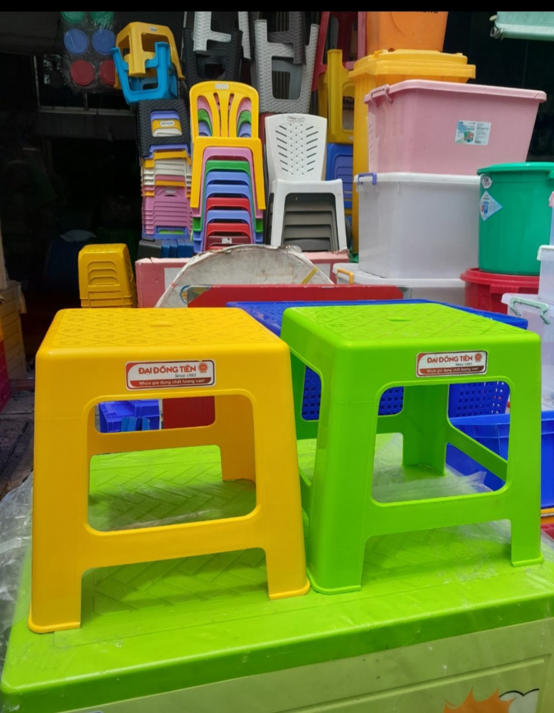 Ghế lùn caro Đại Đồng Tiến