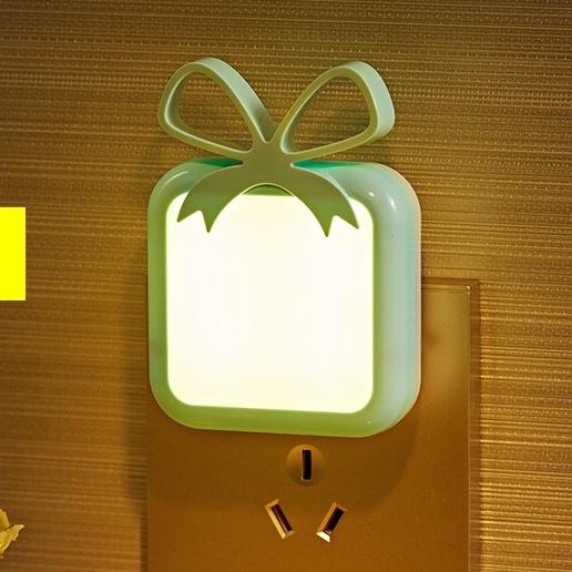 Đèn ngủ cắm tường Kliya hộp quà dễ thương Tự cảm ứng ánh sáng vàng ấm Đèn trang trí đầy màu sắc Tiết kiệm điện năng