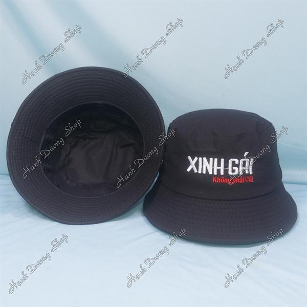 Nón tai bèo mũ bucket vành nhỏ thêu chữ Xinh gái không phải cãi - Đen