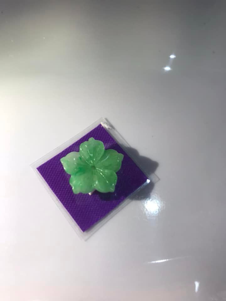 MẶT DÂY chuyền Bông Hoa Mai Mới Đẹp Xanh Ngọc lá Tươi nhẹ nhàng đều sang bóng đẹp Size 17mm x dầy 3mm Đá Ngọc cẩm thạch tự nhiên nữ bọc vàng đeo sang đẹp lắm ạ