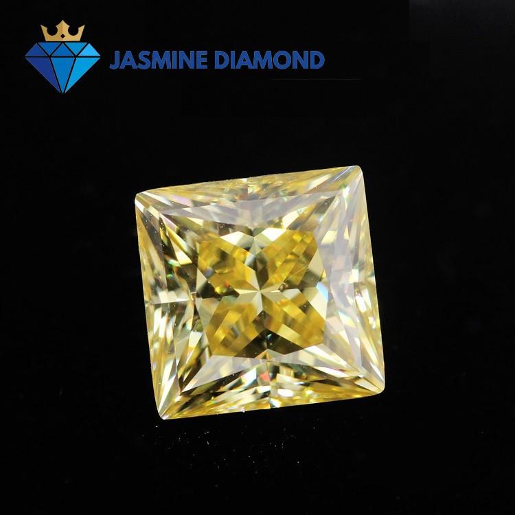 Kim cương nhân tạo Mỹ Moissanite giác cắt Princess vàng vivid