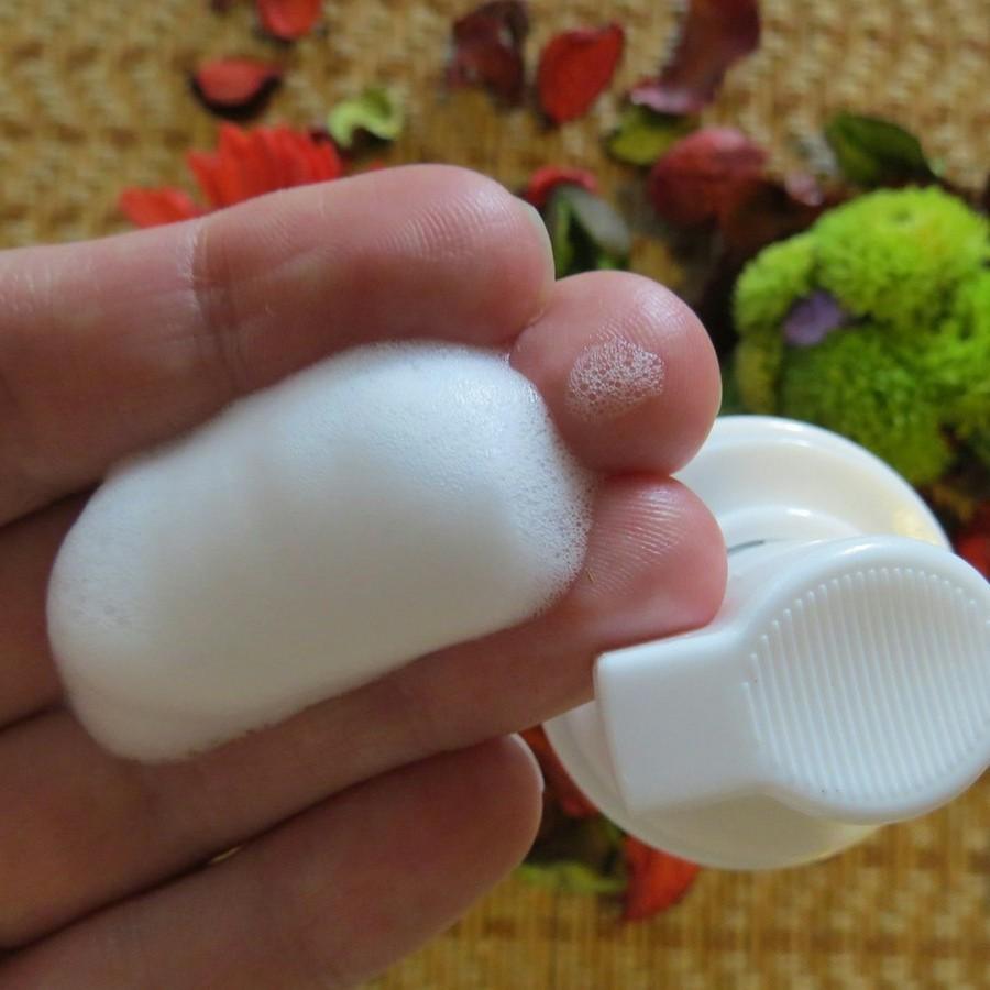 DDVS Phụ Nữ Dạng Bọt Giúp Cân Bằng Độ pH Vùng Kín Zelenaya Apteka Hoa Keo Trắng & Trà Xanh 150ml