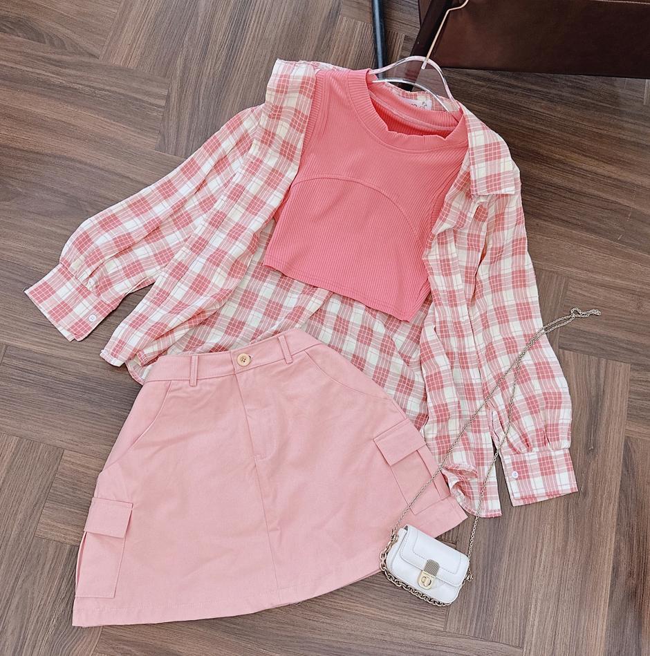 SET ÁO SƠ MI CARO RỘNG + ÁO CROPTOP THUN PASTEL + CHÂN VÁY NGẮN LƯNG CAO TÚI HỘP SUÔNG TRƠN DẠO PHỐ CÔNG SỞ DỰ TIỆC