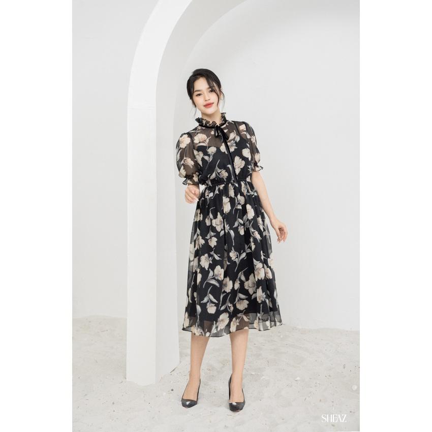 SHEAZ Đầm váy dạo phố tơ xước nền đen hoa trắng cổ dây tay bồng ngắn eo chun midi dài qua đầu gối phong cách Hàn Quốc