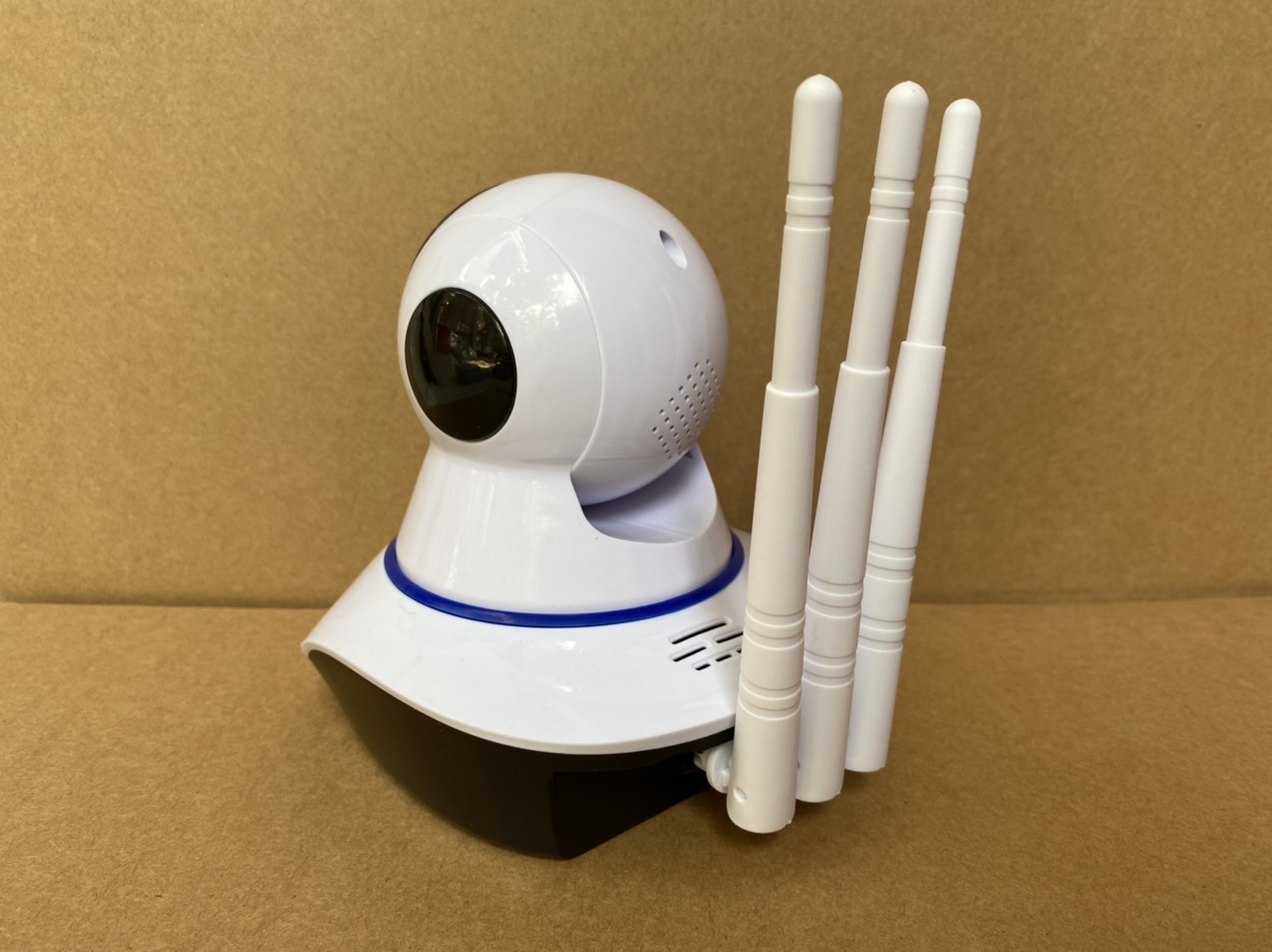 Camera wifi trong nhà Yoosee Z02S 2.0 Full HD, 3 râu, xoay 360 độ , tương tác 2 chiều, hỗ trợ thẻ nhớ lên đến 128G, cảnh báo chuyển động – Hàng nhập khẩu