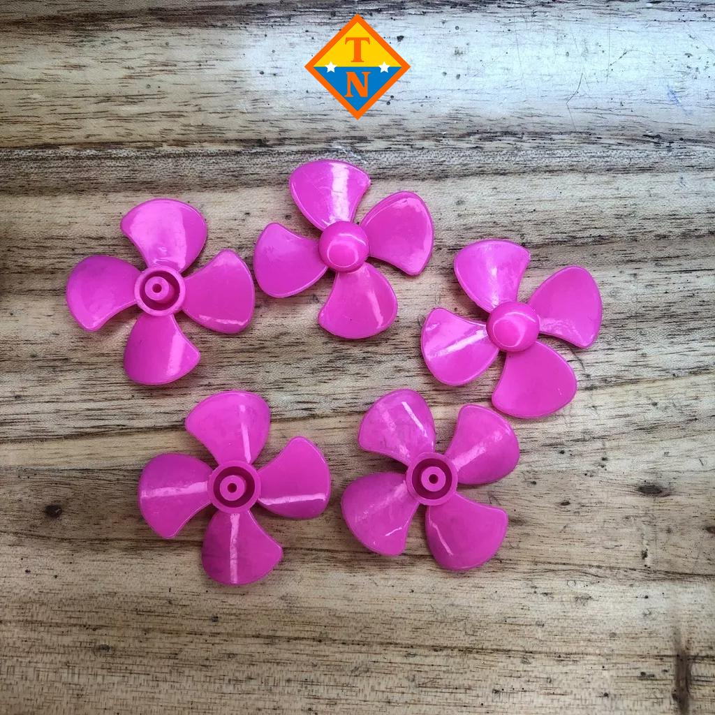 Cánh quạt nhựa mini 4 cánh, trục 2mm màu ngẫu nhiên
