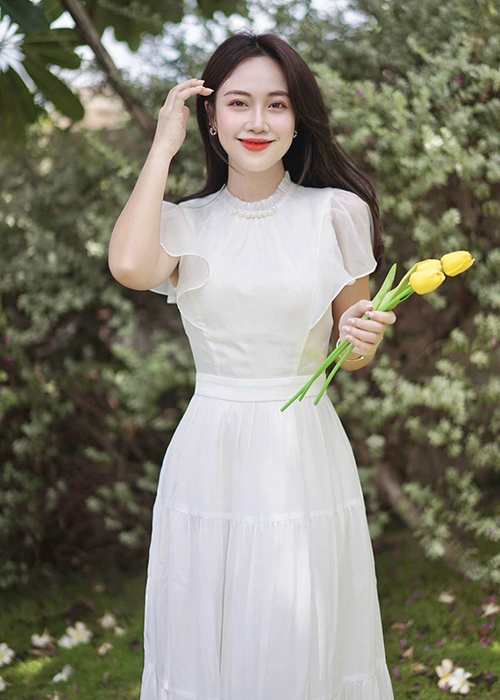 Đầm Maxi Voan 2 Lớp Cổ Cao Đính Kèm Tay Bèo Thời Trang