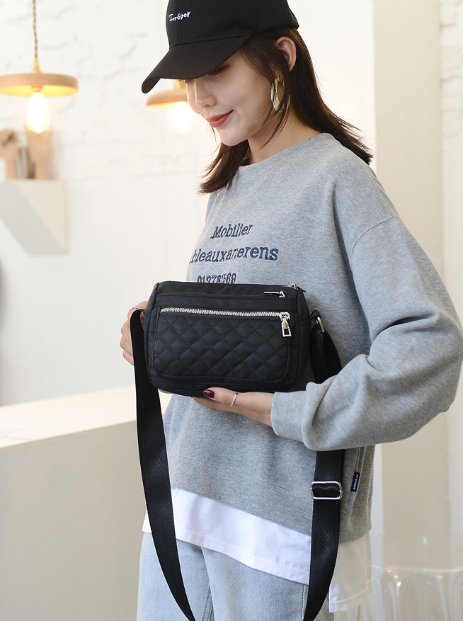 Túi đeo chéo nữ vải dù trần trám 4 ngăn chống nước, phong cách Hàn Quốc Size 24cm