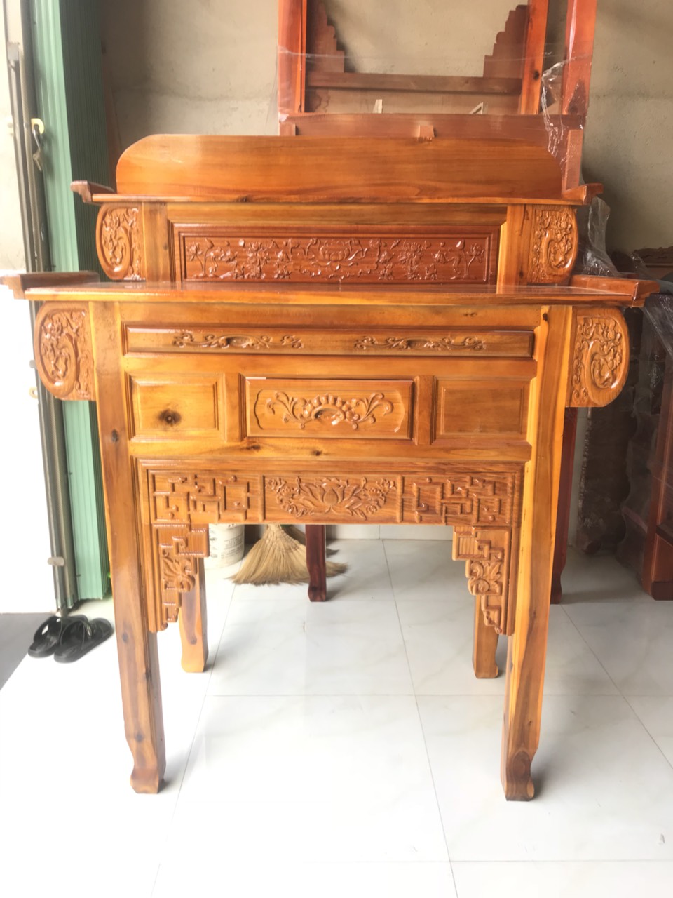 Bàn Thờ Bàn Cúng-Bàn phật-Bàn gia tiên 2 tầng ngang 1m27 Gỗ Tràm Bông Vàng